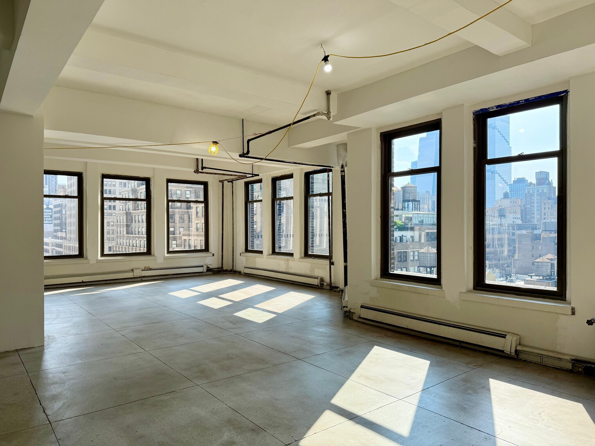 561 Seventh Ave, New York, NY for lease Interior Photo- Image 1 of 5