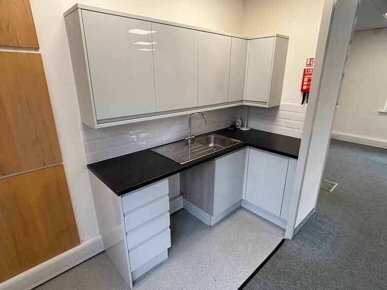 Liston Road, Marlow for lease - Building Photo - Image 2 of 2