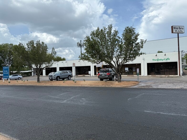 2110 Whitehorse Trl, Austin, TX for lease - Building Photo - Image 2 of 2