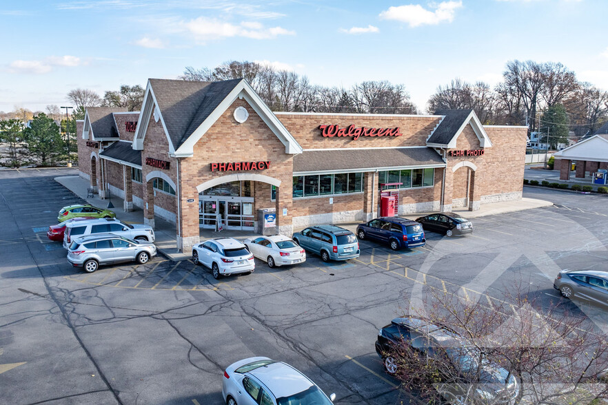 1330 N Reynolds Rd, Toledo, OH for sale - Building Photo - Image 1 of 5