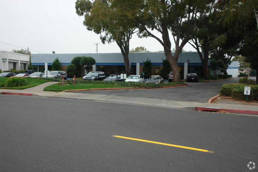 1344 Terra Bella Ave, Mountain View, CA for lease - Building Photo - Image 3 of 6