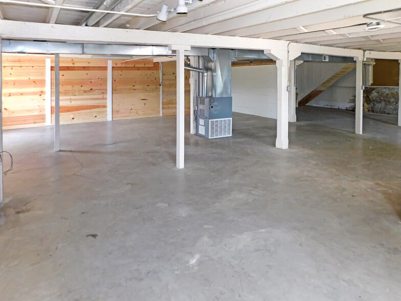 122 S Prairie St, Rockton, IL for lease - Building Photo - Image 2 of 15