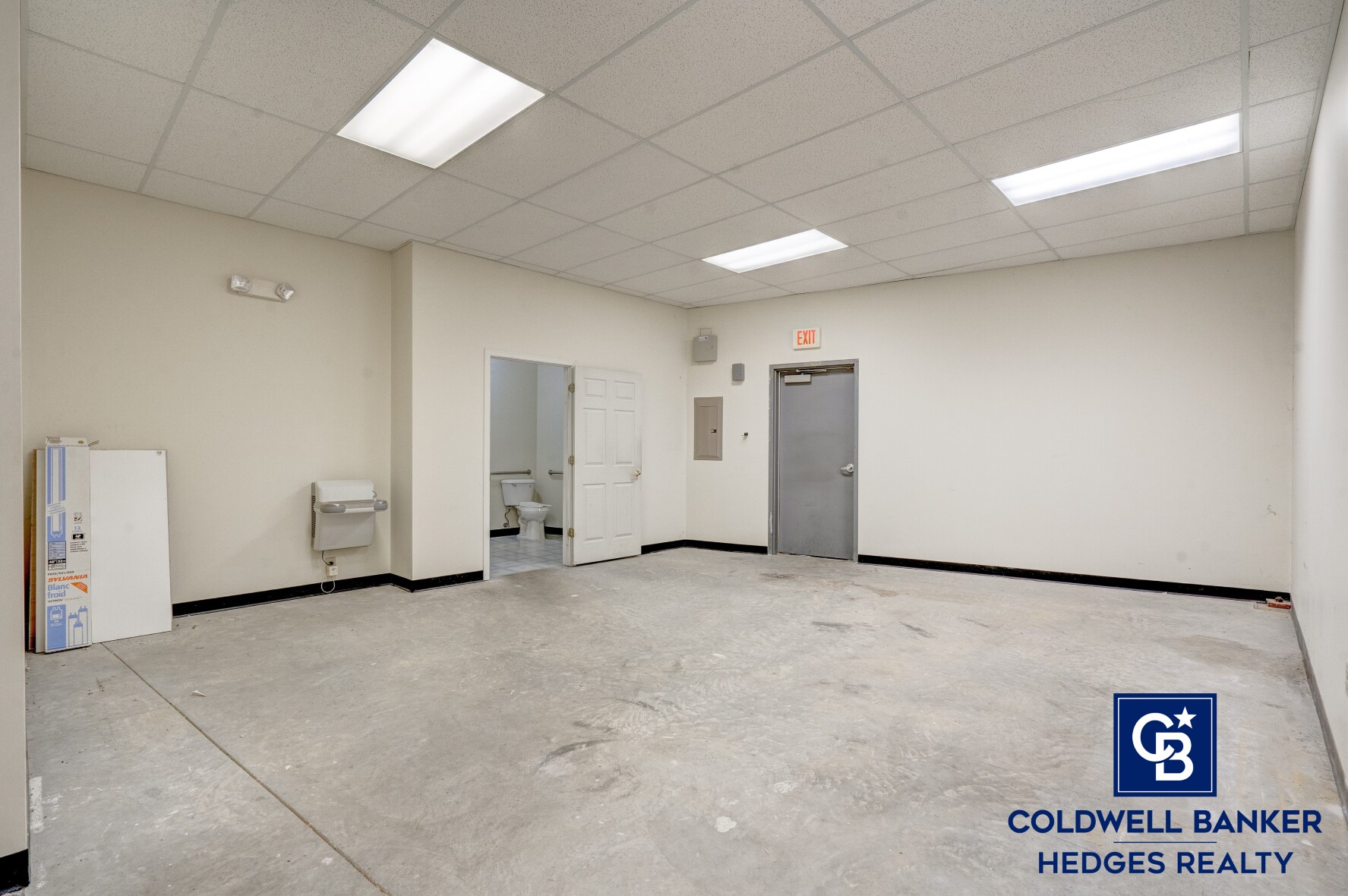 600 Blairs Ferry Rd NE, Cedar Rapids, IA 52402 - D | LoopNet