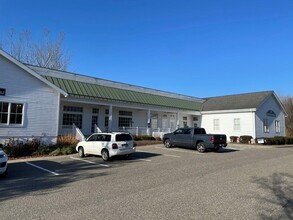 828 Federal Rd, Brookfield, CT for lease Building Photo- Image 1 of 4