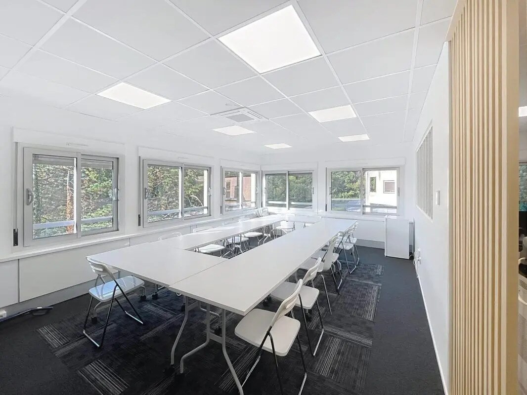 Office in Montagny for sale Interior Photo- Image 1 of 8