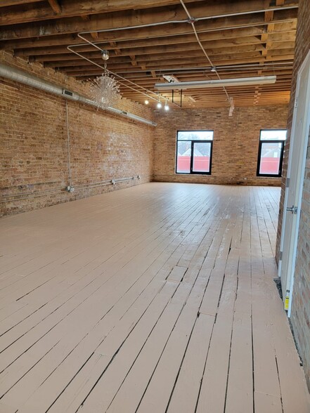 1930 S Fairfield Ave, Chicago, IL for lease - Interior Photo - Image 1 of 5