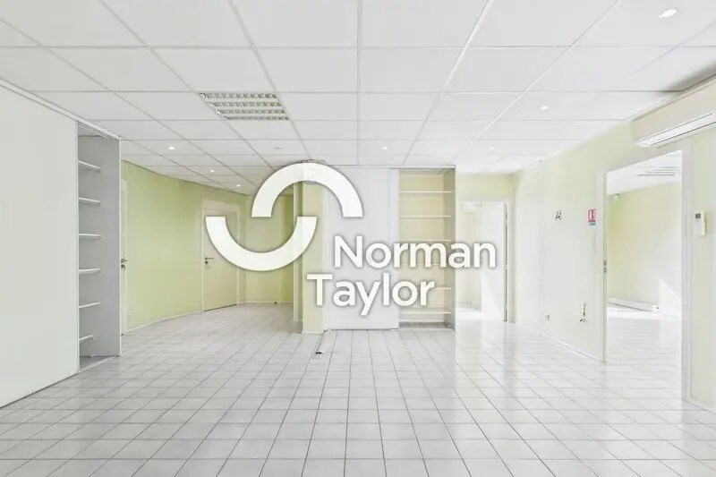 Office in Montpellier for sale Interior Photo- Image 1 of 9