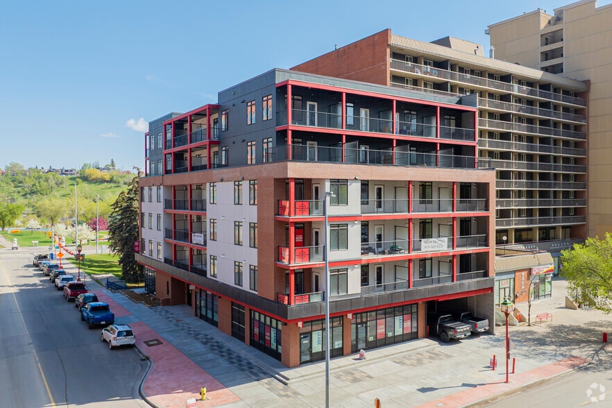 140 2 Av SW, Calgary, AB for lease - Primary Photo - Image 2 of 3