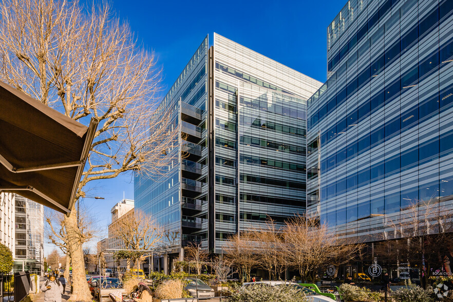 12 Hammersmith Grove, London for lease - Primary Photo - Image 1 of 5