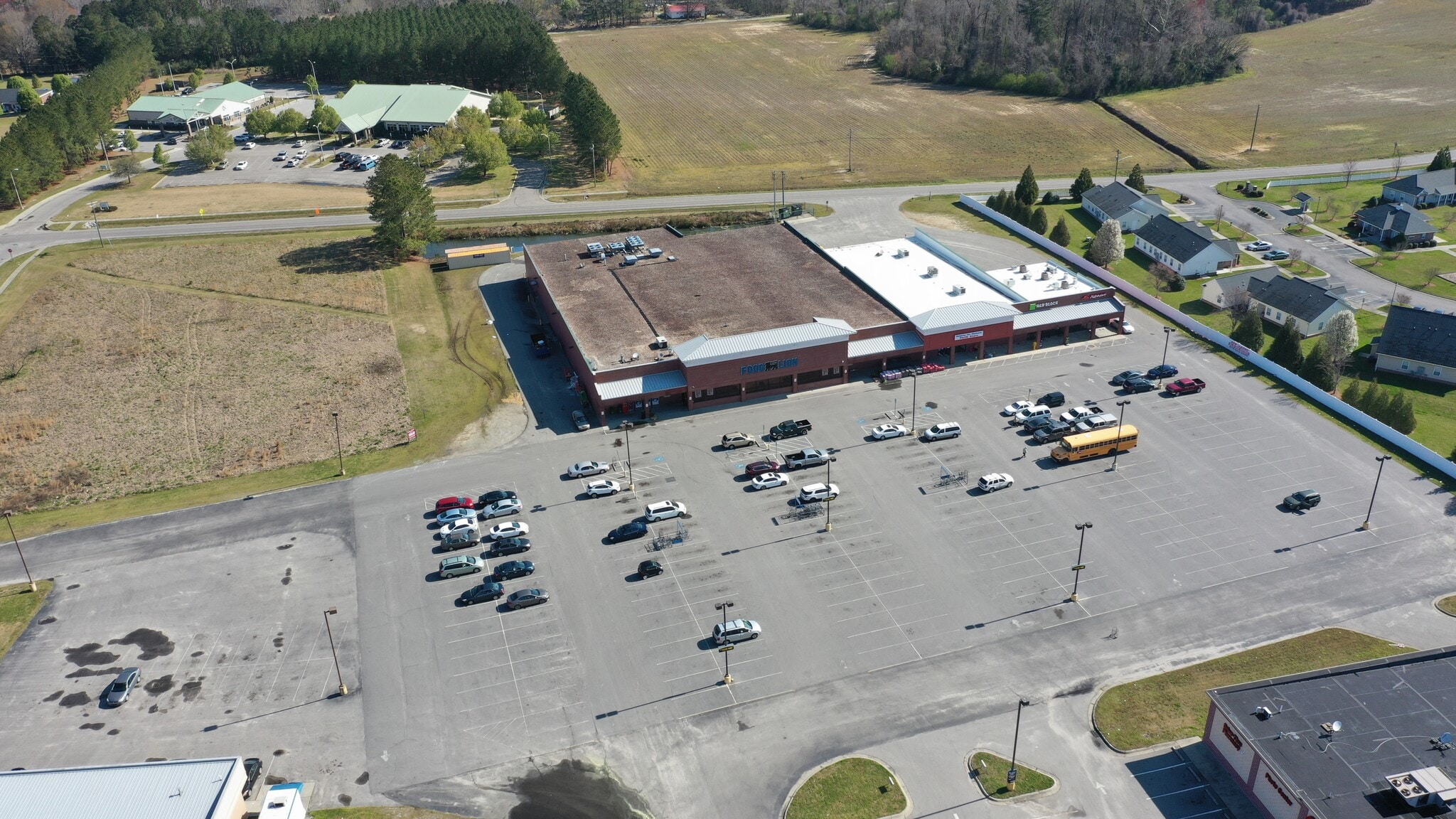 805 E 4th Ave, Red Springs, NC for lease Interior Photo- Image 1 of 1