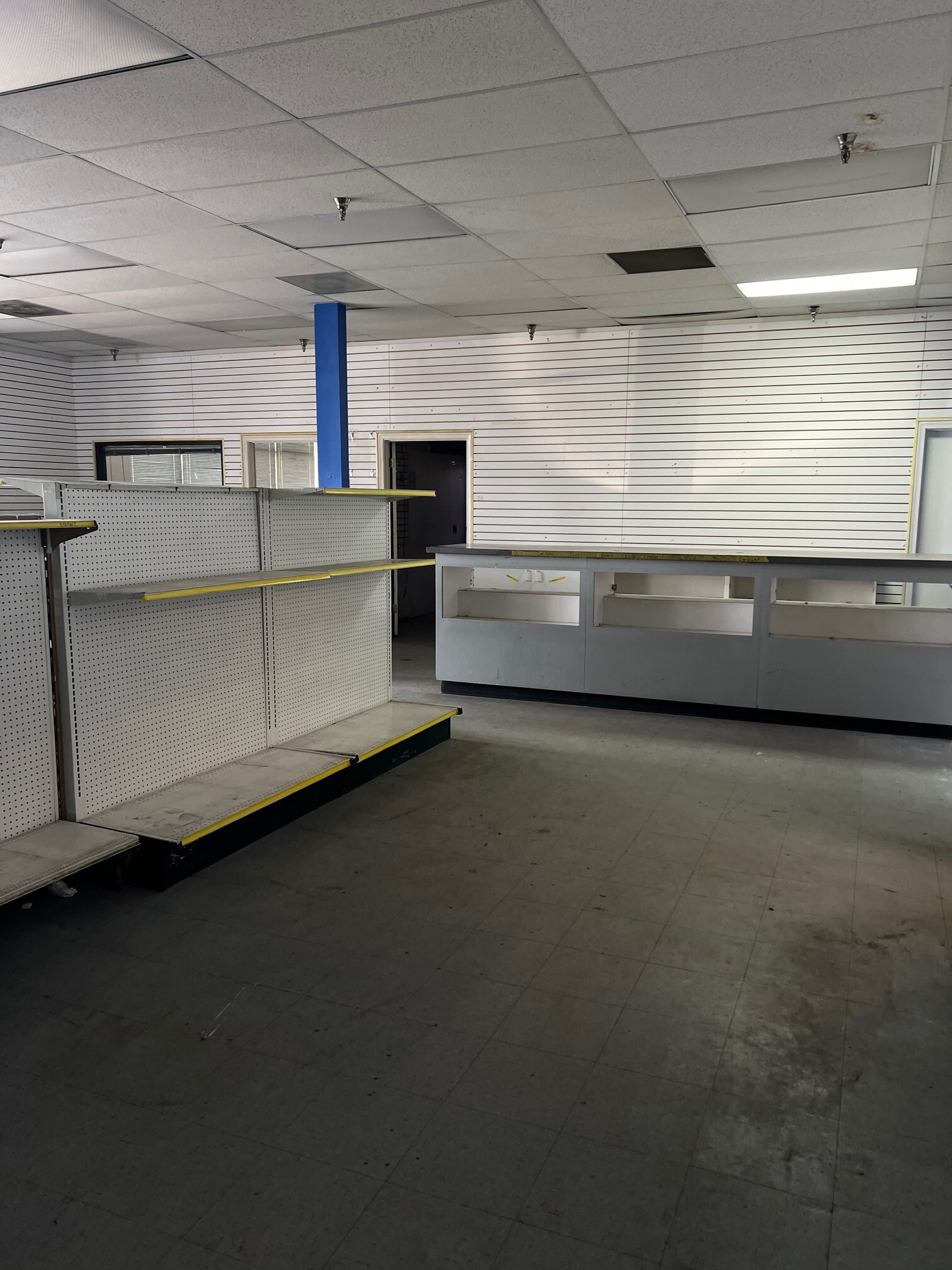 4301-4335 Kenilworth Ave, Bladensburg, MD for lease Interior Photo- Image 1 of 12