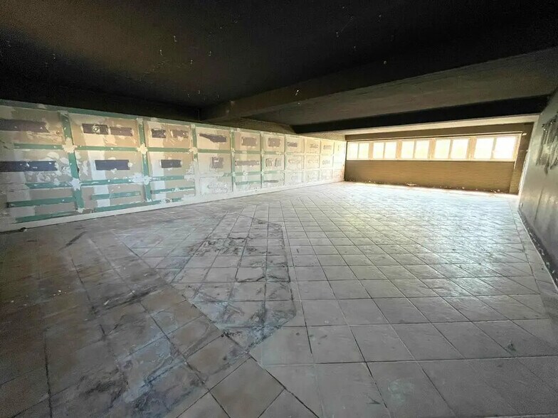 Office in CANNES-LA-BOCCA for lease - Interior Photo - Image 2 of 4