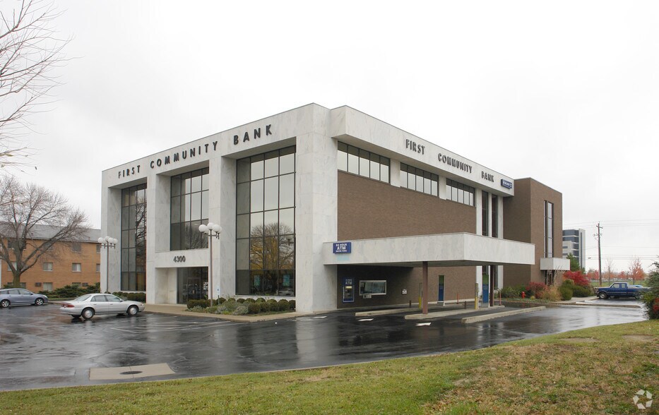 4300 E Broad St, Columbus, OH for lease - Building Photo - Image 2 of 168