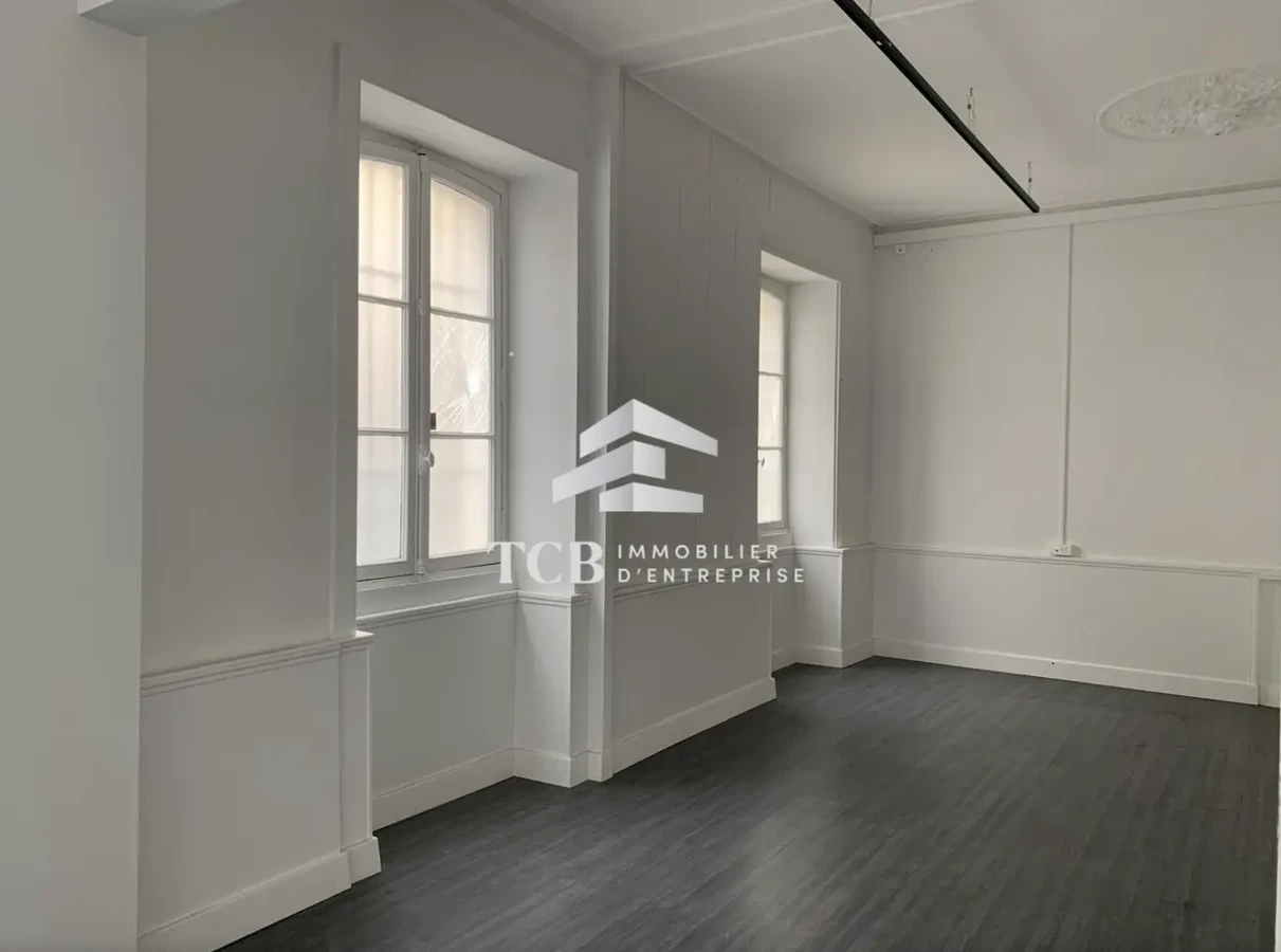 Nantes, LA  44000 -  -  - Interior Photo - Image 1 of 3