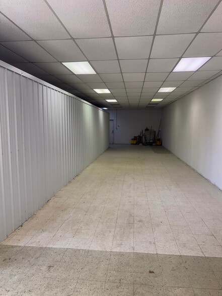 111 Bowie St, De Kalb, TX for sale - Building Photo - Image 2 of 20