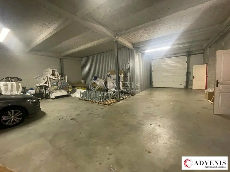 Flex in Artigues-près-Bordeaux for lease - Interior Photo - Image 2 of 8