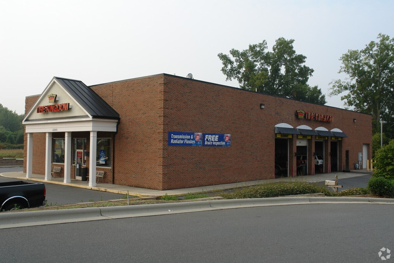 2201 W Arrowood Rd, Charlotte, NC 28217