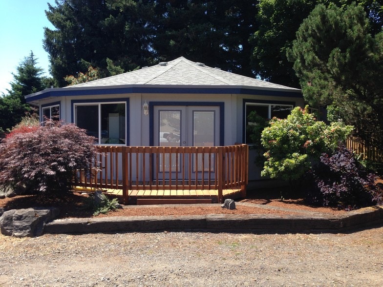 1675 NE Hogan Dr, Gresham, OR for sale - Building Photo - Image 2 of 8