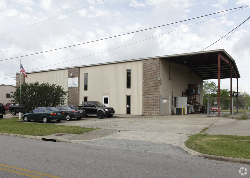 1507 Beaumont Rd, Baytown, TX for lease - Building Photo - Image 1 of 6