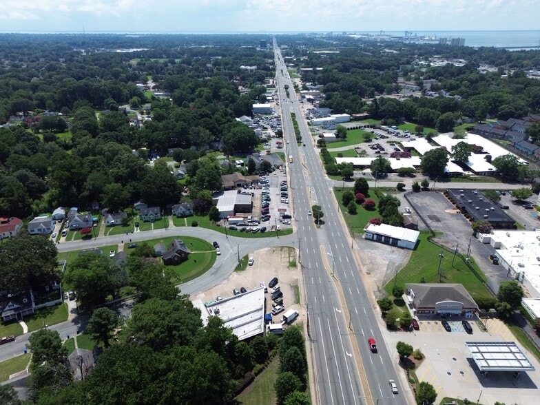 9958-9964 Jefferson Ave, Newport News, VA for sale - Building Photo - Image 3 of 6