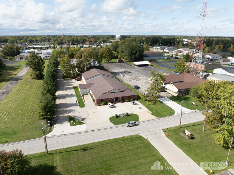 561 Ternes Ln, Elyria, OH for lease - Aerial - Image 3 of 9