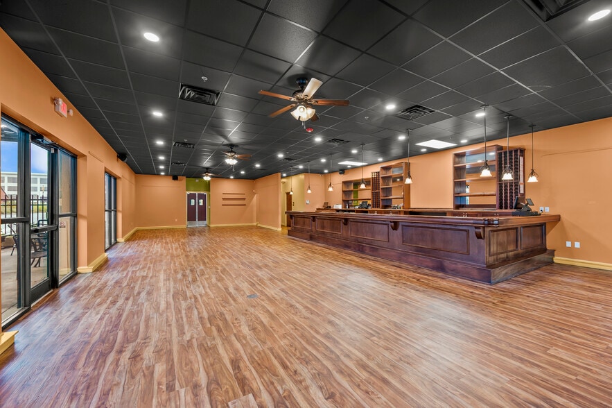 607 N Trade St, Winston-Salem, NC for sale - Building Photo - Image 2 of 8