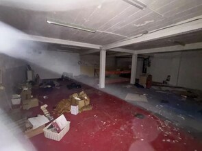 Retail in Paris for lease Interior Photo- Image 2 of 6