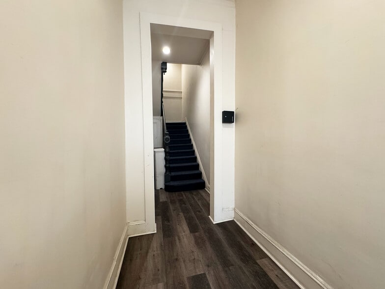 1303 N Charles St, Baltimore, MD for sale - Interior Photo - Image 3 of 13