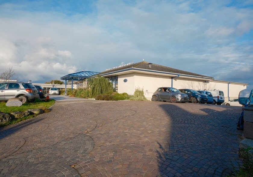 Forest Rd, Guernsey for lease - Building Photo - Image 3 of 5