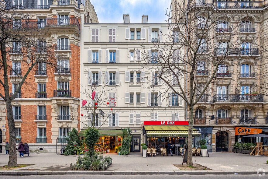 Retail in Paris for lease - Primary Photo - Image 1 of 2
