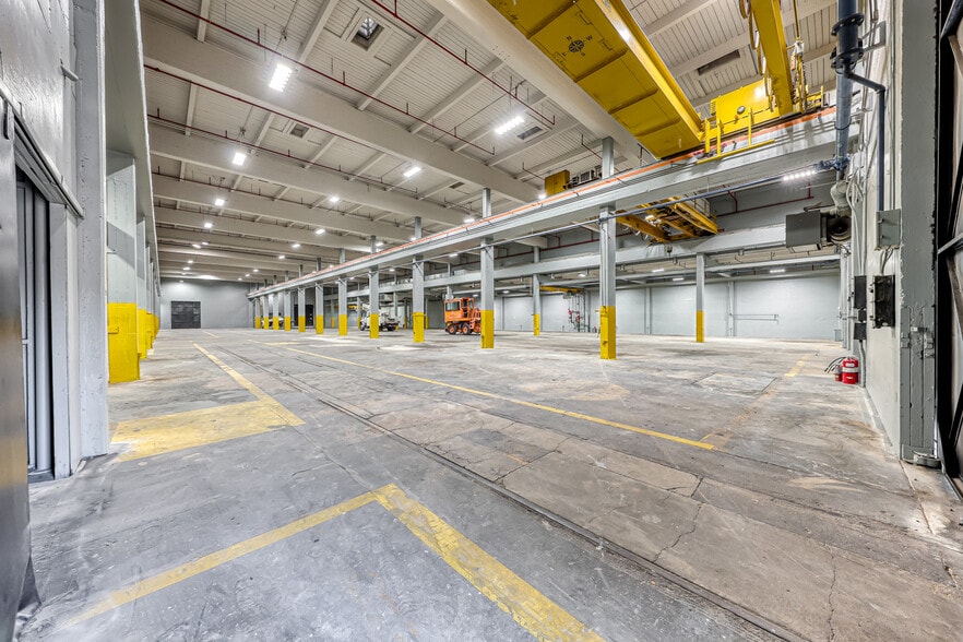 Mountain Industrial Facility portfolio of 3 properties for sale on LoopNet.com - Interior Photo - Image 3 of 31