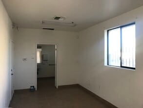 512 W 2nd Ave, Mesa, AZ for lease Building Photo- Image 2 of 10