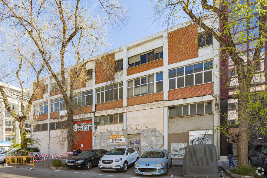 Calle Miguel Yuste, 33, Madrid, Madrid for sale - Primary Photo - Image 1 of 10