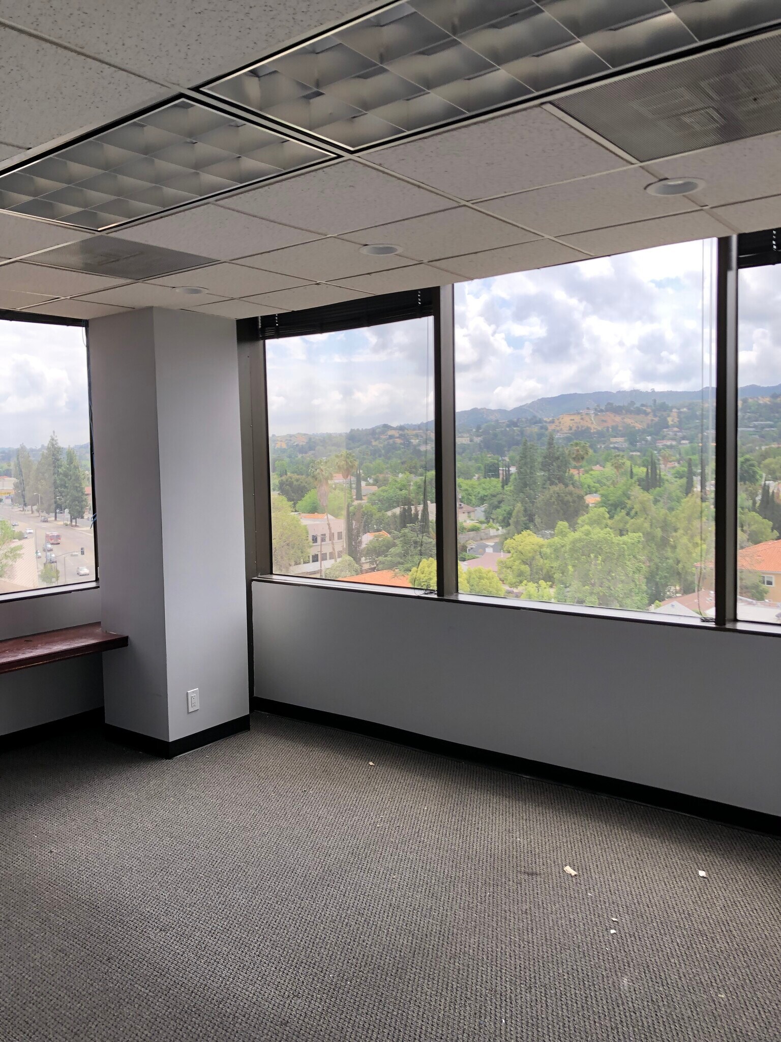 18321 Ventura Blvd, Tarzana, CA 91356 Tarzana Tower