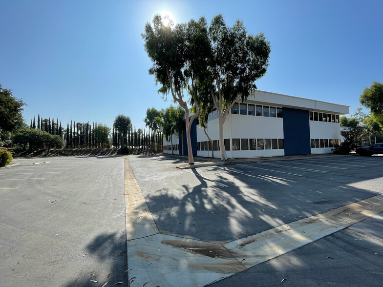 1373 Center Court Dr, Covina, CA for lease - Building Photo - Image 2 of 17