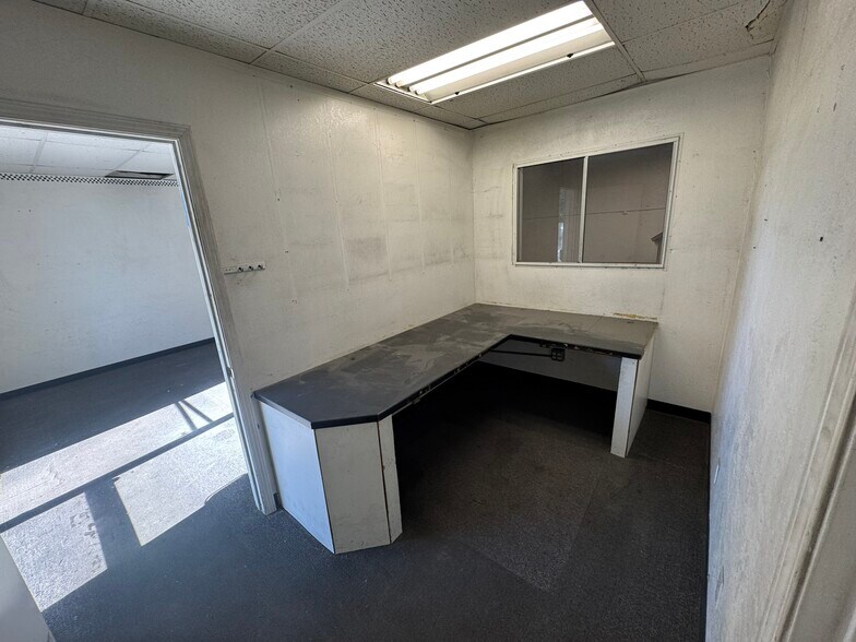 5750-5778 Commerce Blvd, Rohnert Park, CA for lease - Building Photo - Image 3 of 10