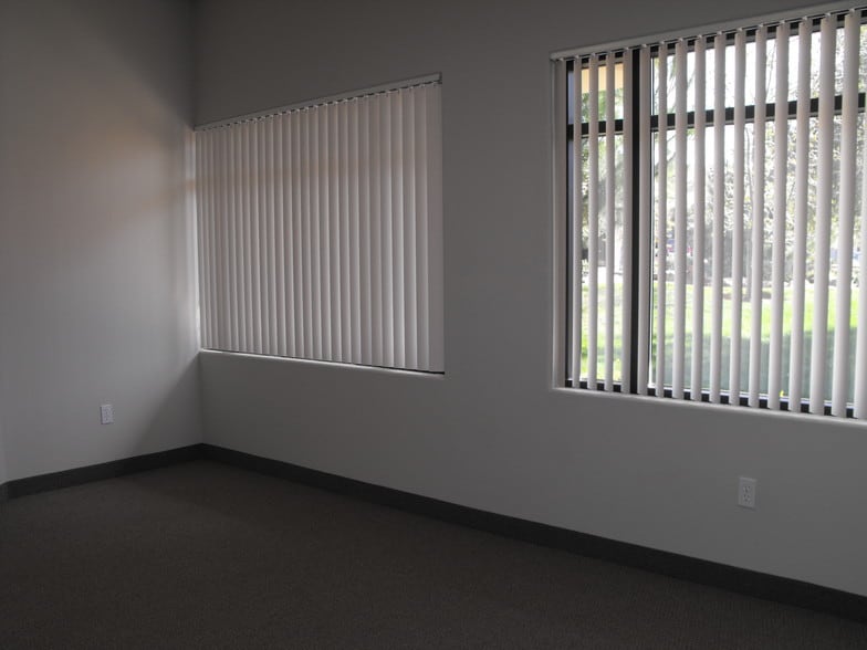 1192-1194 Suncast Ln, El Dorado Hills, CA for lease - Interior Photo - Image 3 of 8