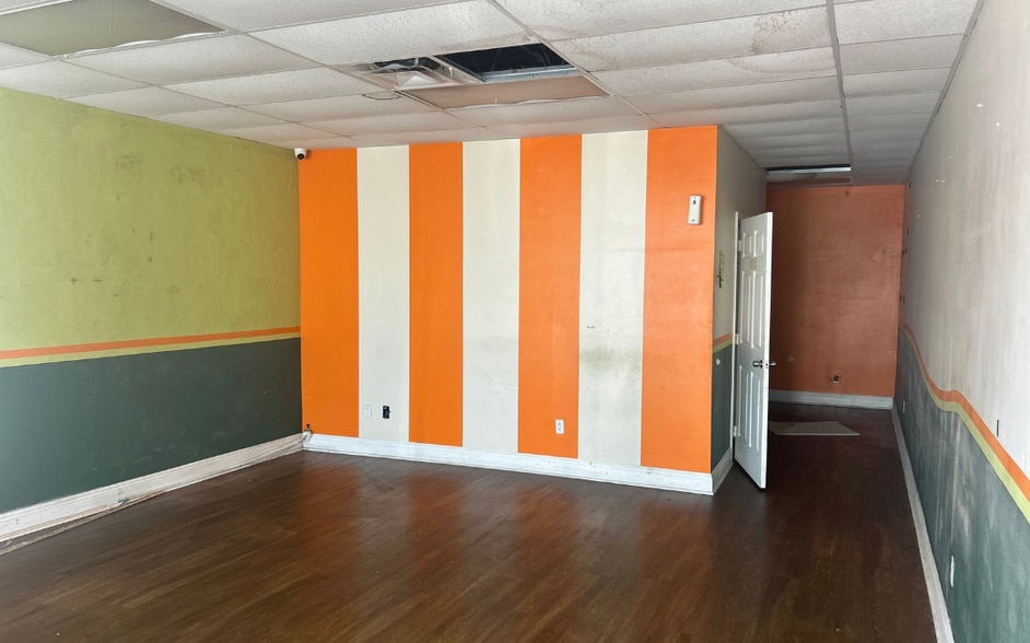 2328 Hollywood Blvd, Hollywood, FL for lease - Building Photo - Image 2 of 5