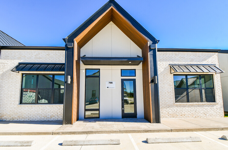 1325 Main St, Katy, TX for lease - Building Photo - Image 3 of 33