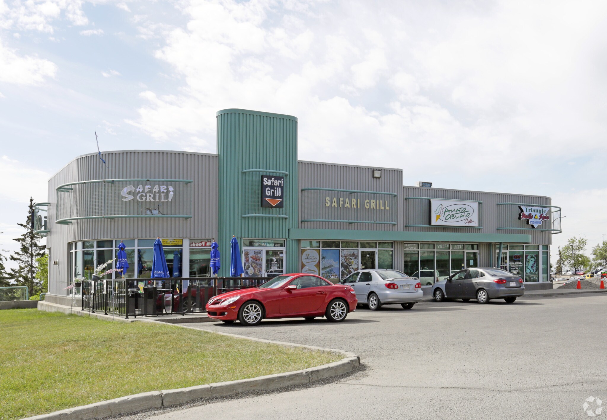 100-308 28 St SE, Calgary, AB for sale Primary Photo- Image 1 of 1