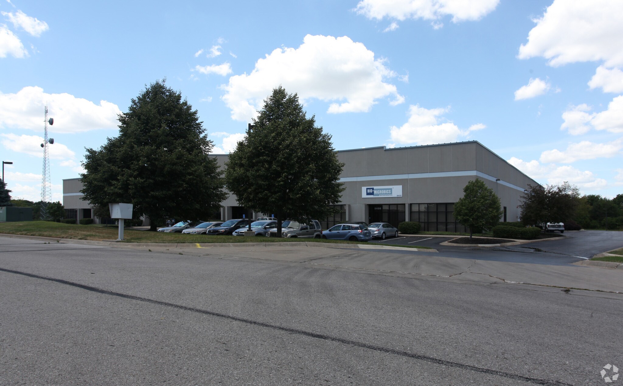 8450-8462 Cole Pky, Shawnee, KS for sale Primary Photo- Image 1 of 1