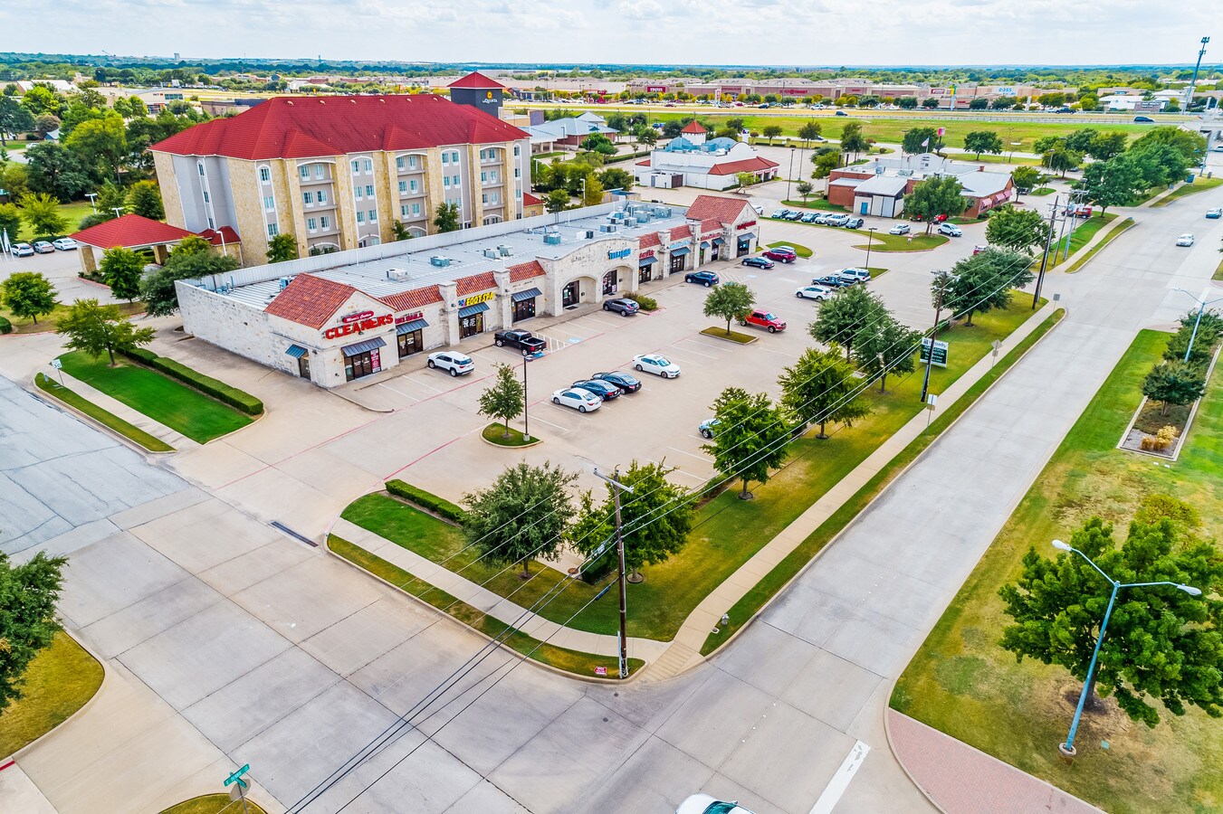 26 E Debbie Ln, Mansfield, TX 76063 Retail for Lease