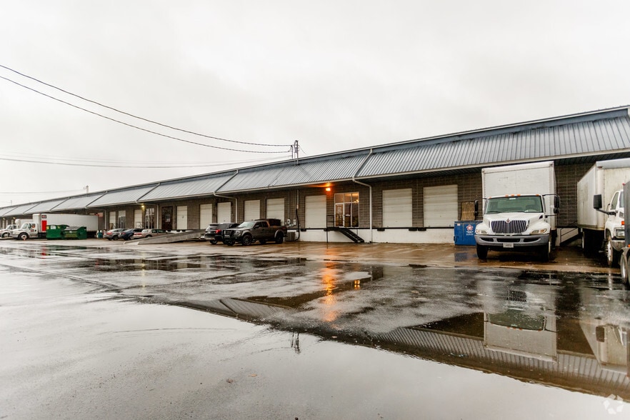 1044-1052 Avondale Rd, Hendersonville, TN for lease - Primary Photo - Image 1 of 6