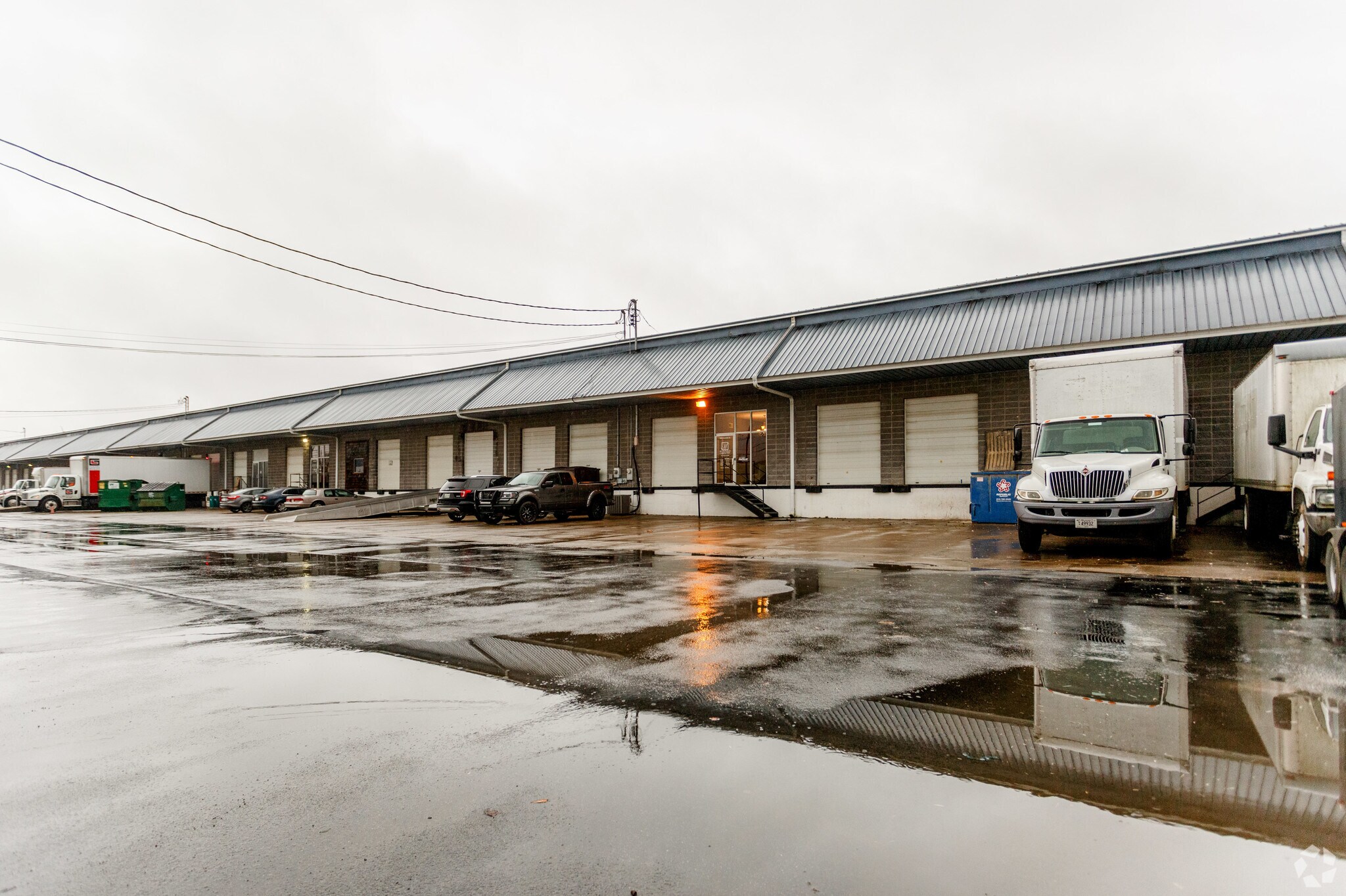 1044-1052 Avondale Rd, Hendersonville, TN for lease Building Photo- Image 1 of 7