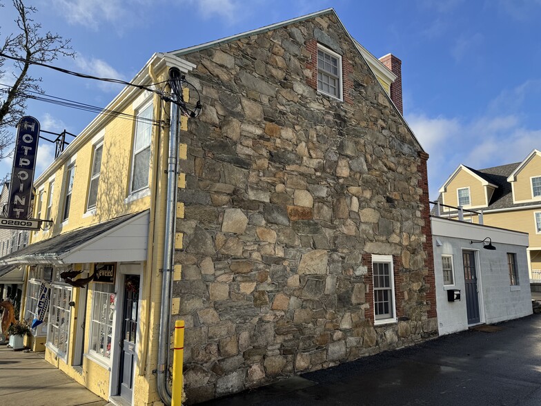 39 State St, Bristol, RI for lease - Building Photo - Image 1 of 23