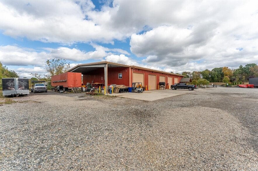 4 Nora Ln, Pomfret Center, CT for sale - Building Photo - Image 3 of 13