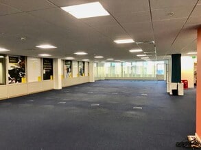 8-9 Harbour Exchange Sq, London for lease Interior Photo- Image 2 of 3