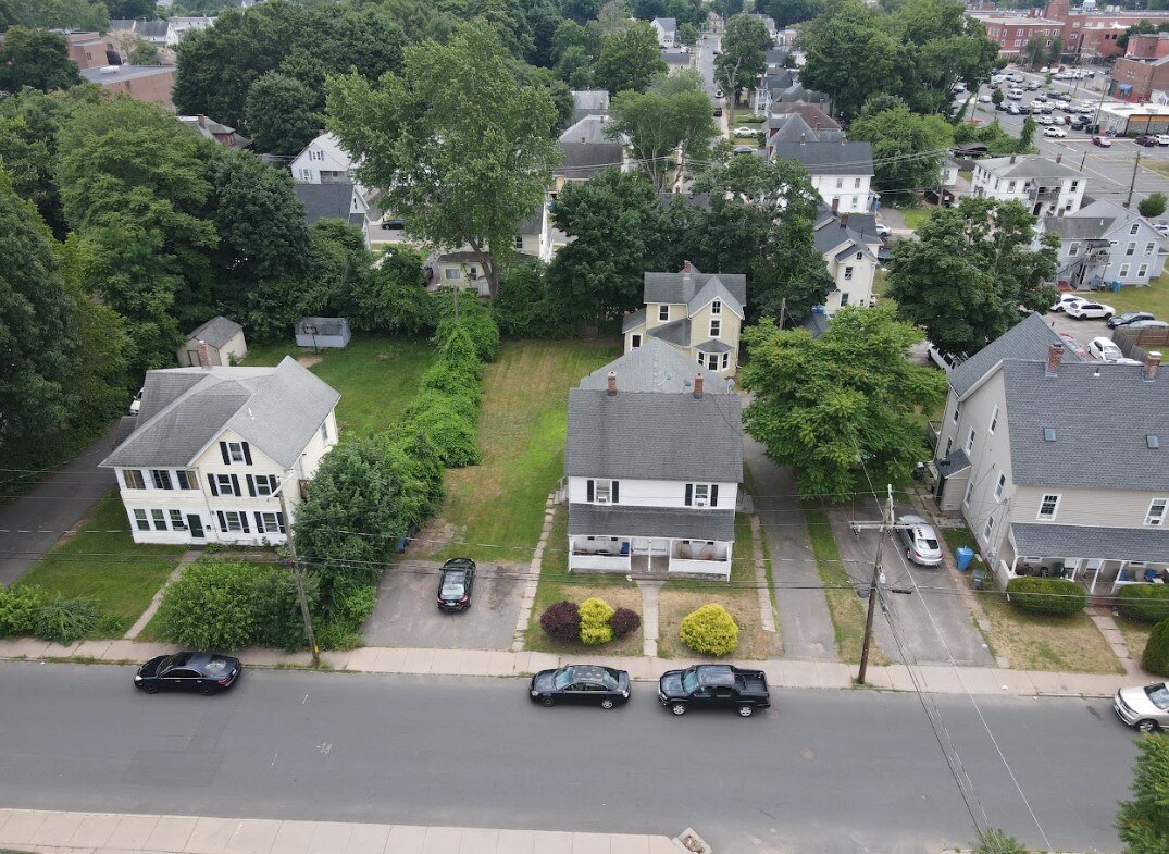 48 Bissell St, Manchester, CT for sale Interior Photo- Image 1 of 1