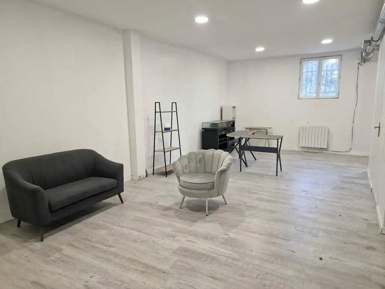 Office in Villiers-le-Bel for lease - Interior Photo - Image 2 of 4