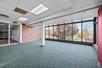 1100 Berkshire Blvd, Wyomissing, PA for lease Interior Photo- Image 1 of 8